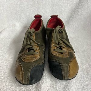 Diverse Footwear Olive Green Shoes Red Insole Size 6